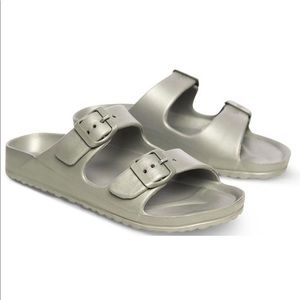 Silver Super Lightweight Footbed Sandals Size 7.5